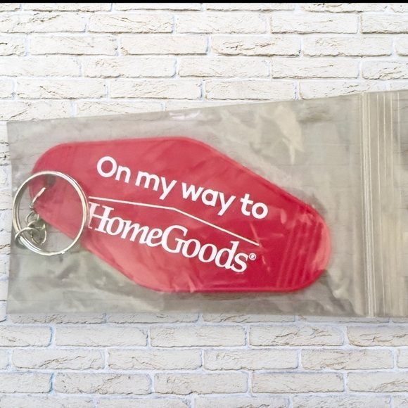 Red HomeGoods Keychain - Vintage Style Hotel Key Chain - Picture 3 of 3